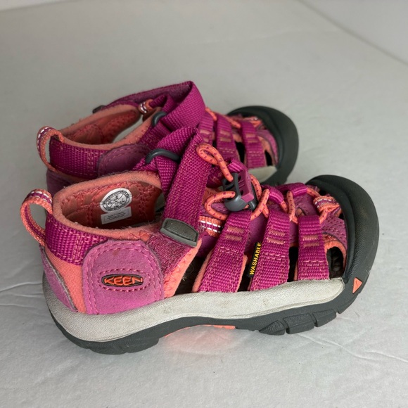 Keen Newport H2 Berry Fusion Pink Hiking Sandals size 8 - Picture 3 of 5